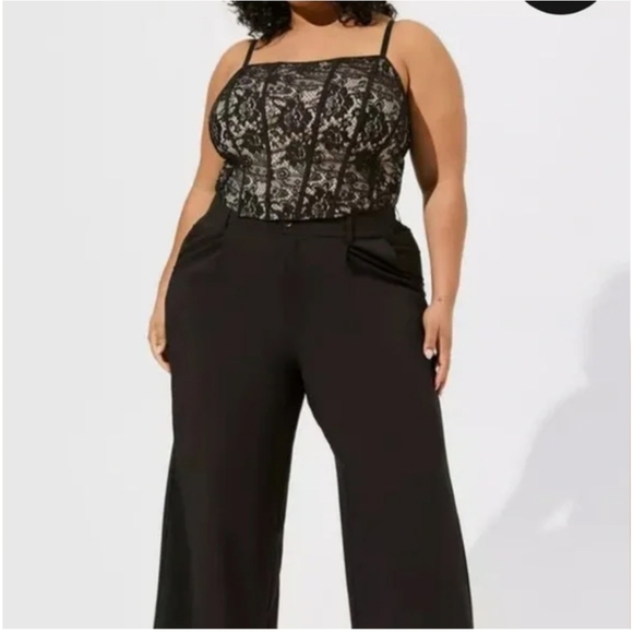 Torrid Lace Corset Crop Top Size 2 - Picture 4 of 9